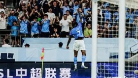 亚冠联赛中日冠军巅峰对决：巴西外援领衔强强碰撞